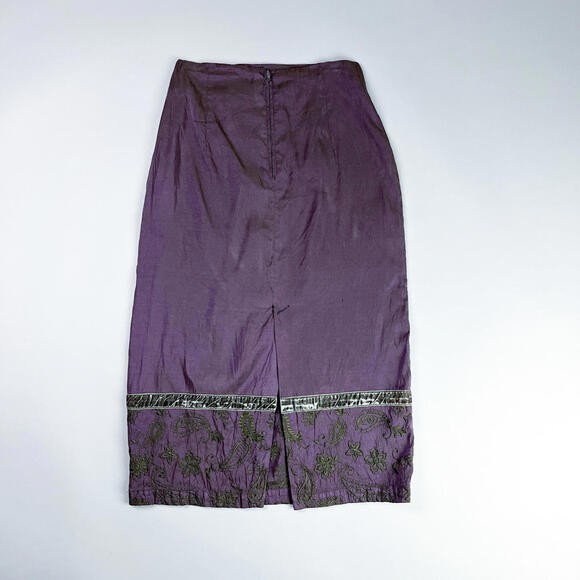Y2K Purple Midi Skirt with Embroidered Hem - Picture 6 of 8